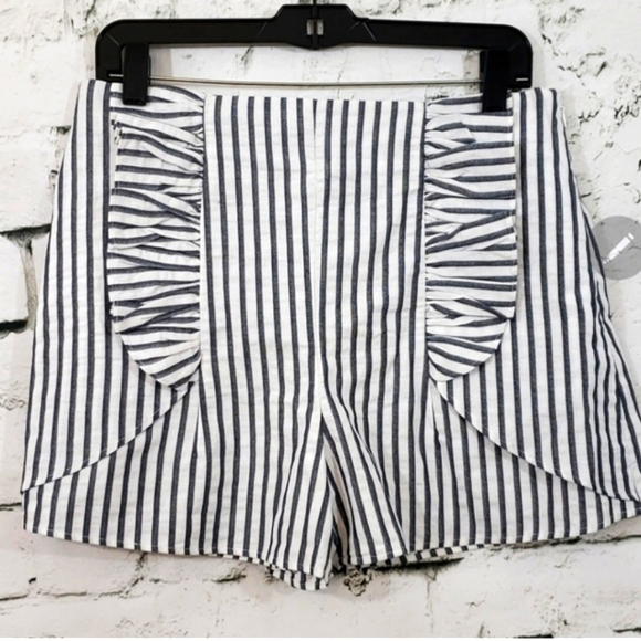 Zara shorts with Ruffles - Picture 2 of 7